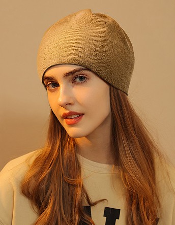 A versatile bib that can be used as a face mask, headband, and pile hat-One piece is worth four pieces