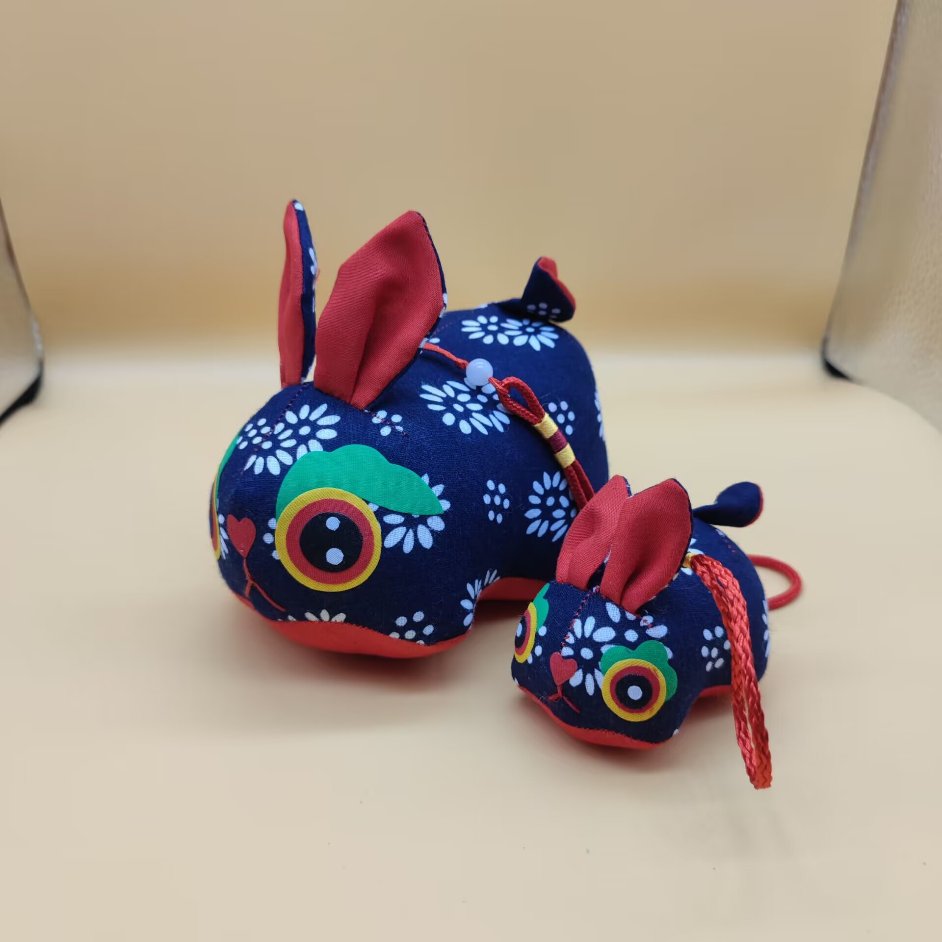 Rabbit Year mascot doll Chinese style handmade fabric rabbit folk zodiac doll home decoration annual meeting gifts