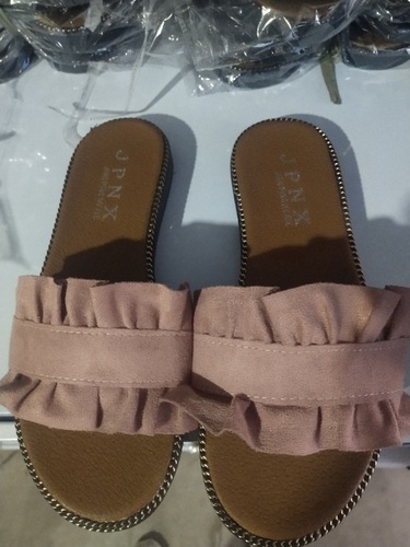 Spring and summer 2021 new women's shoes slippers ruffled leisure beach women's sandals flat bottom flip flops