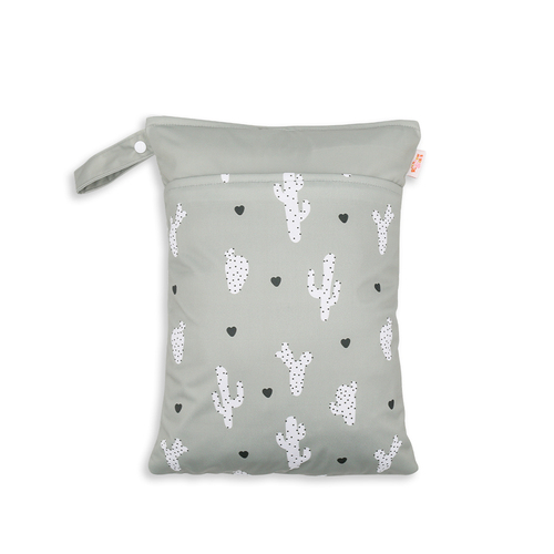 Christmas Cloth Diapers Wet Bags Washable Travel Wet Dry Bags for Baby Beach Pool Gym Bag for Swimsuits Wet Clothes