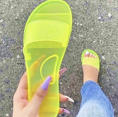 2022 Summer Hot Selling Fashion Design Flats Candy Color Flip Flops Ladies Stylish Casual Trendy Slides Slippers Jelly S