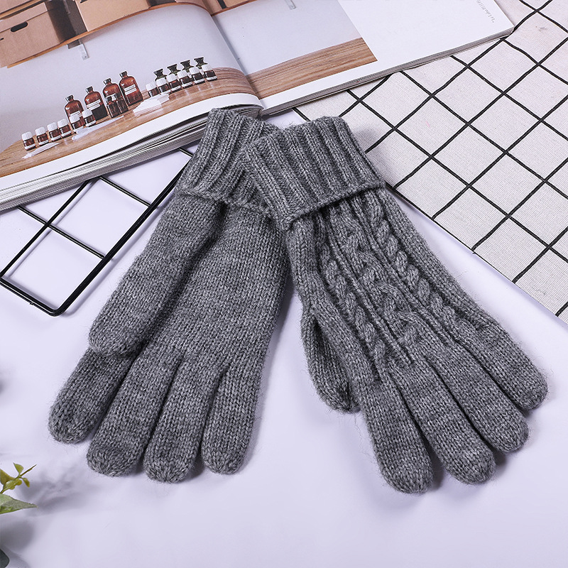 2021 New Arrival Women's Cable Knit Gloves Warm Winter Fleece Lining Touchscreen Gloves Cold Weather Warm Gloves Mittens
