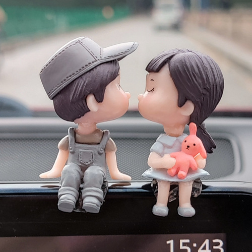 Car Decoration Cute Cartoon Couples Action Figure Figurines Balloon Ornament Auto Interior Dashboard Accessories for Gir