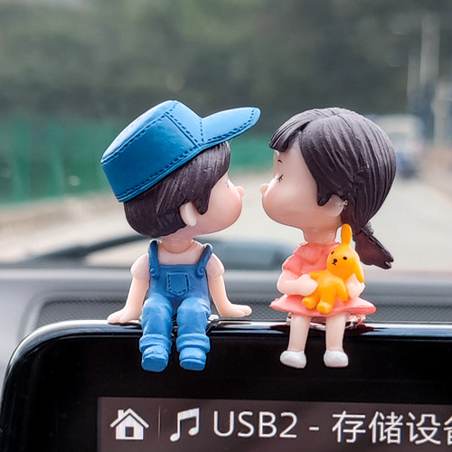 Car Decoration Cute Cartoon Couples Action Figure Figurines Balloon Ornament Auto Interior Dashboard Accessories for Gir
