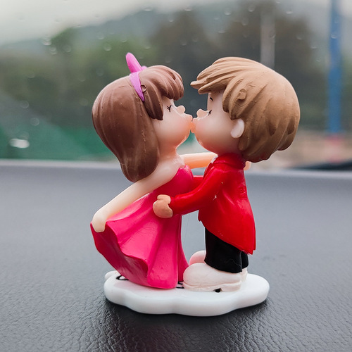 Car Decoration Cute Cartoon Couples Action Figure Figurines Balloon Ornament Auto Interior Dashboard Accessories for Gir