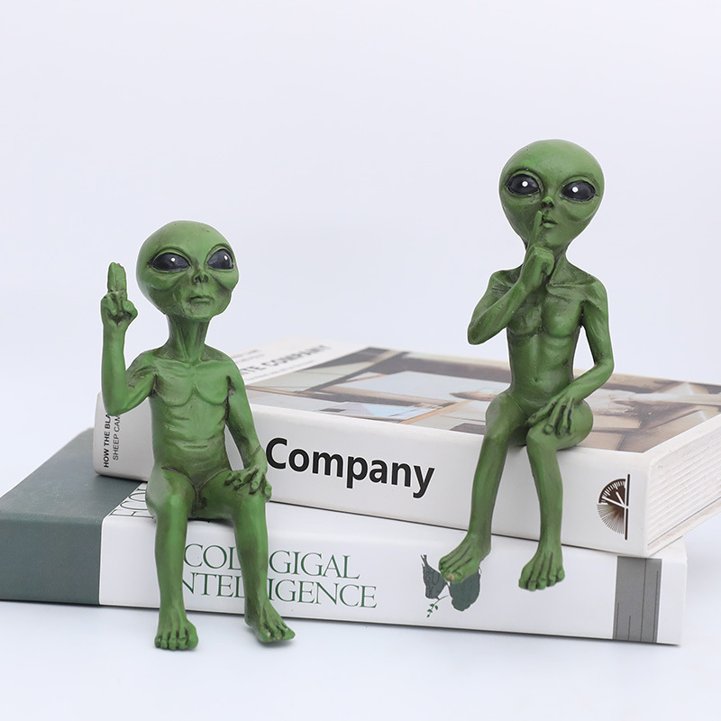 Alien Creative Ornaments Sculpture Decoration UFO Outdoor Resin Technology Hobbies Desktop Ornaments