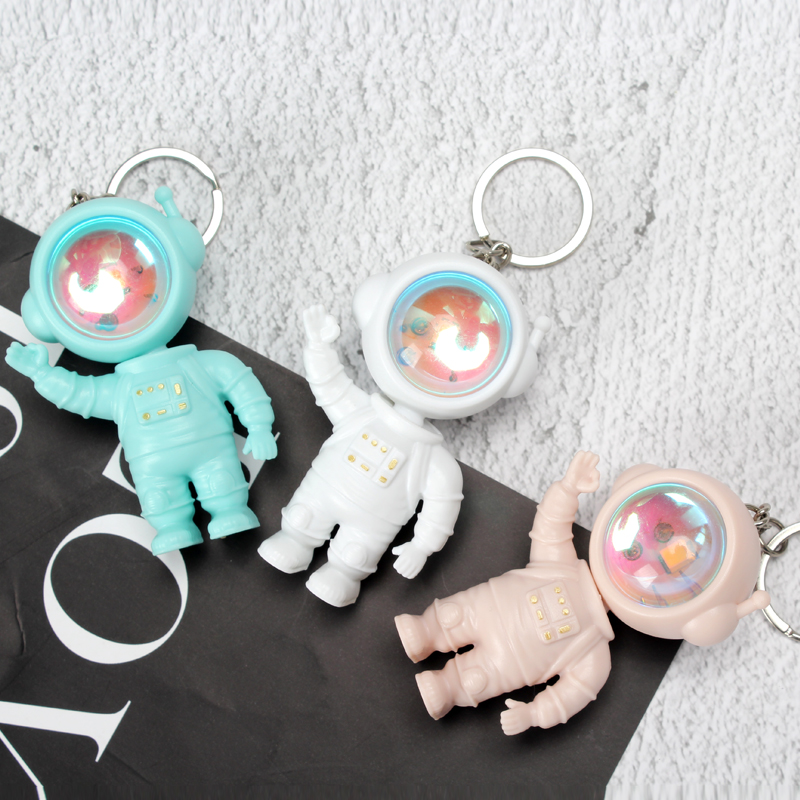 New Arrival Cartoon Sunset Light Space Astronaut Keychain Car Bag Fashion Creative Glowing Key Ring Small Gift Pendant O