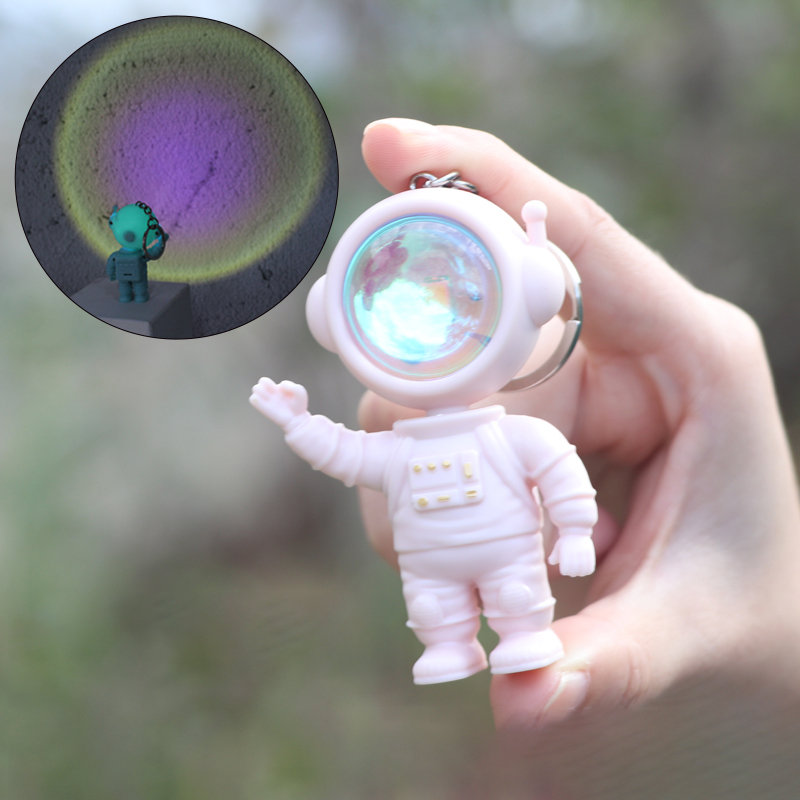 New Arrival Cartoon Sunset Light Space Astronaut Keychain Car Bag Fashion Creative Glowing Key Ring Small Gift Pendant O