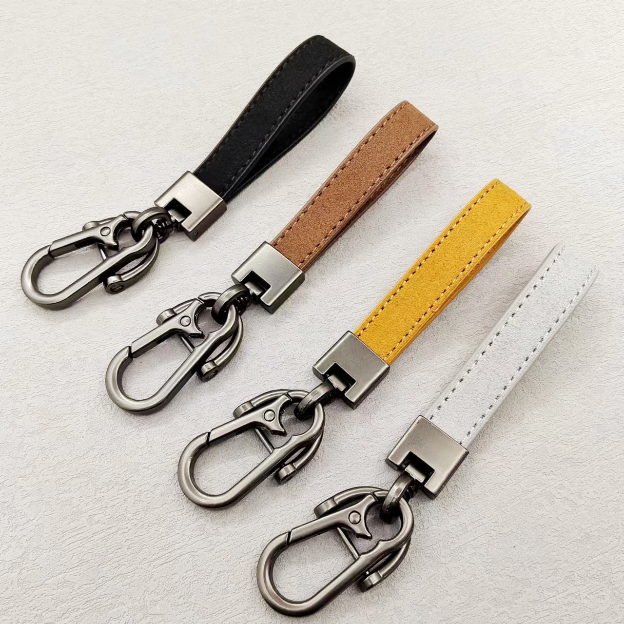 Leather Hand Rope Keychain Pendant Creative Personality Car Chain Key Ring Ring Men and Women Simple Ornaments  key chai