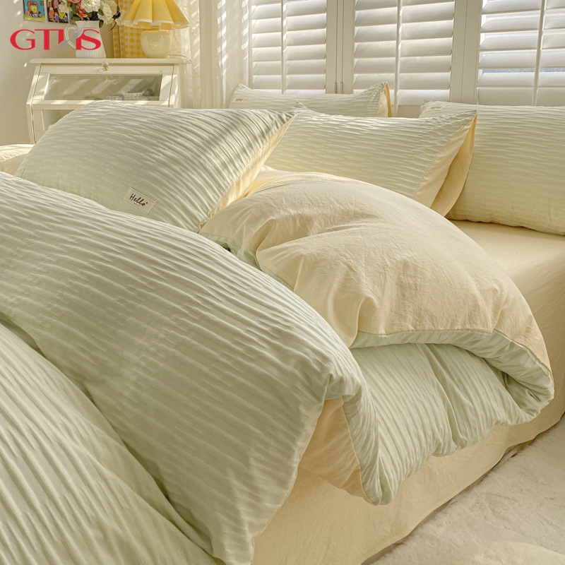 Cottage Bed Set (Quilt Cover, Fitted Sheet, 2 Pillowcase)