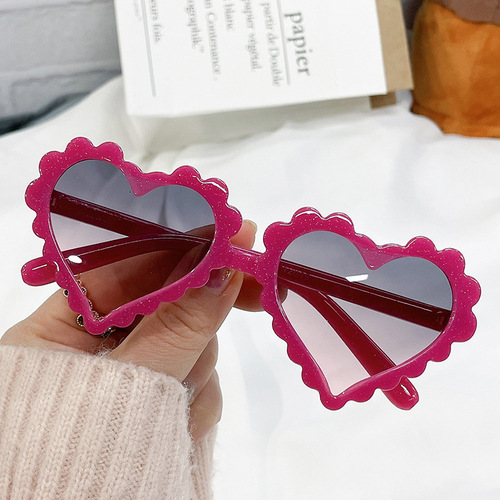 2022 New Arrival   100% UV Little Girls Children Shade Sun Glasses Heart Shaped Kids Sunglasses