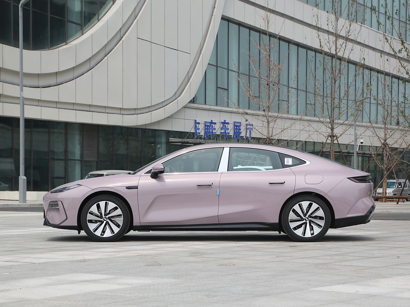 Hot Deals 550km Max Pro 665km Version Geely Electric Car Galaxy E8 Pure EV Vehicle