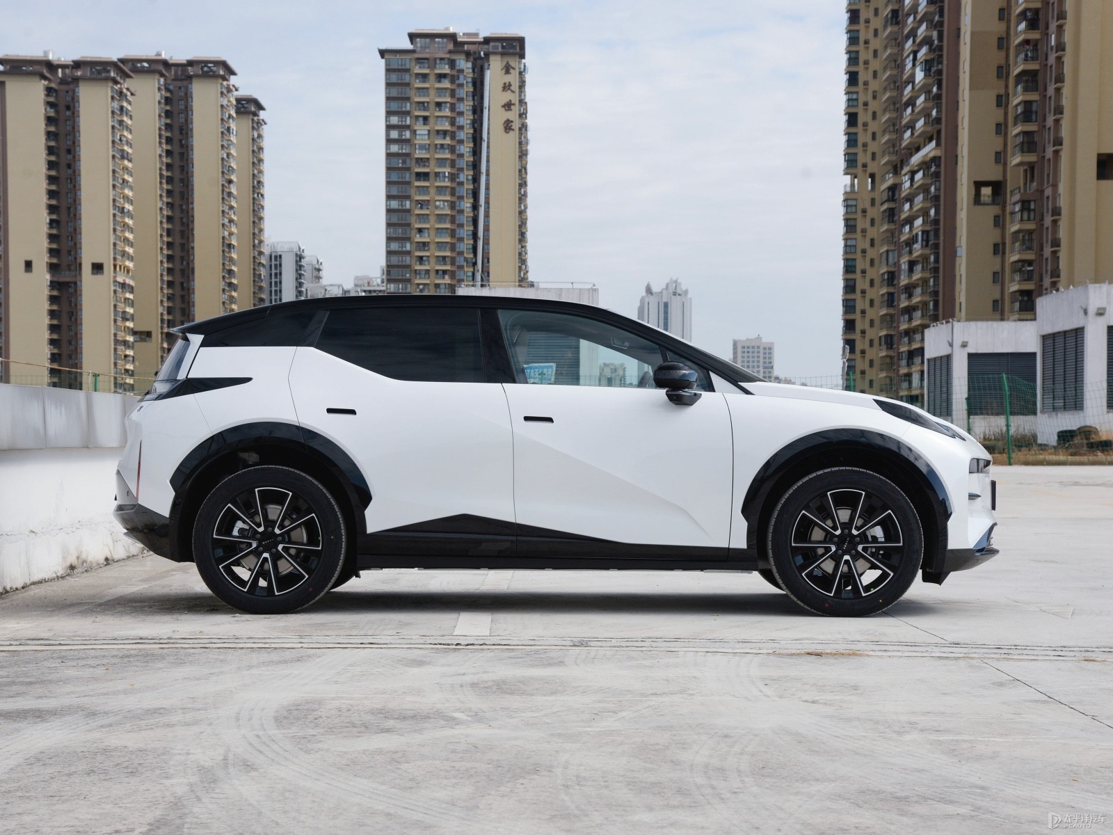 Hot-Selling Zeekr X Has a Long Range of 560Km in 2025