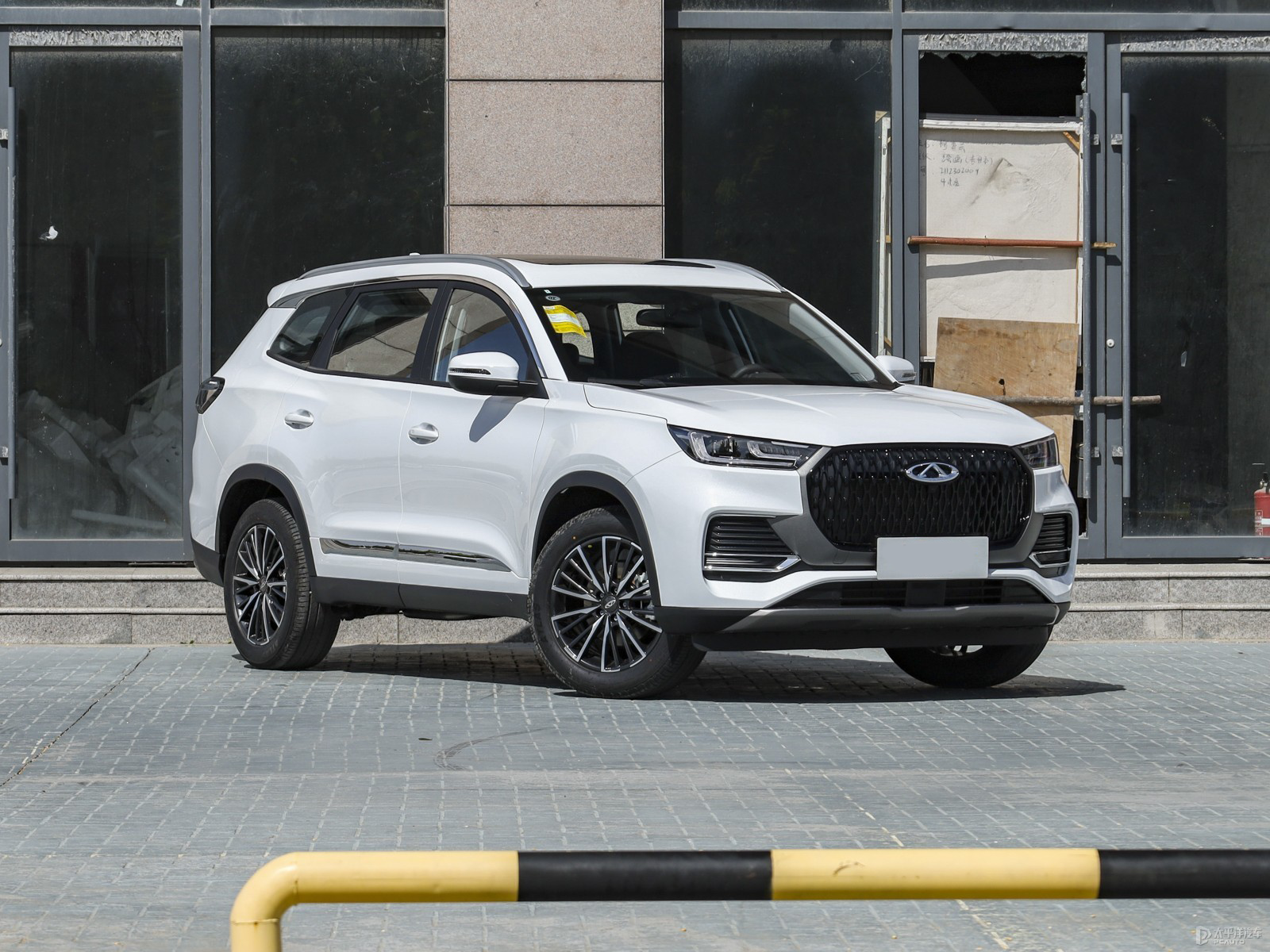 2024 Hot Sale 7 Seater 4 Door Chery Tiggo 8 Fuel SUV