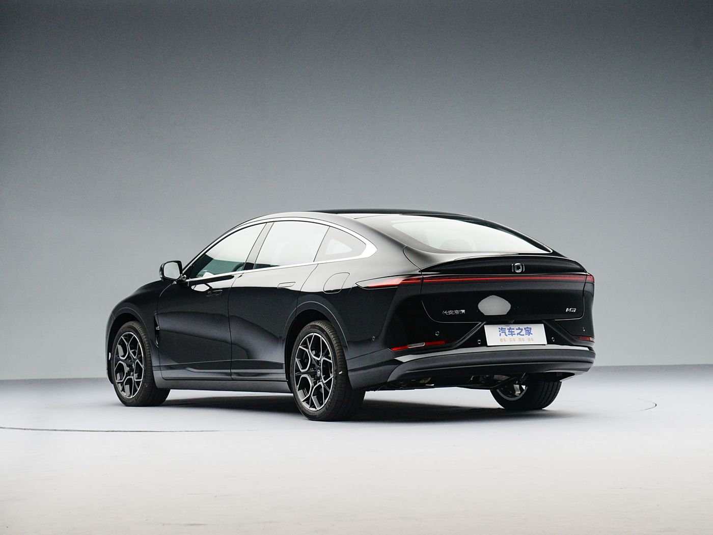 Hot Sell High Performance 2025 Changan QiYuan A07 Sedan with Sleek Design