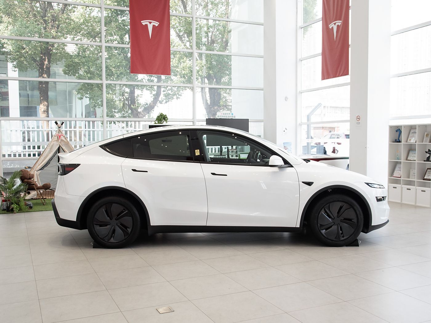 Tesla Model Y Highland New Energy Vehicle EV Electric Vehicle Top Sale Electric Cars 545km 615km TESLA Model Y