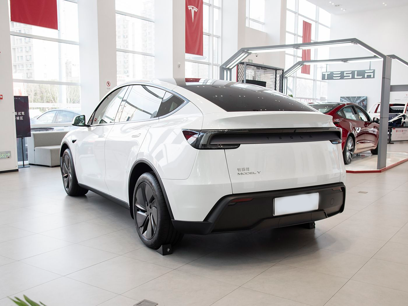 Tesla Model Y Highland New Energy Vehicle EV Electric Vehicle Top Sale Electric Cars 545km 615km TESLA Model Y