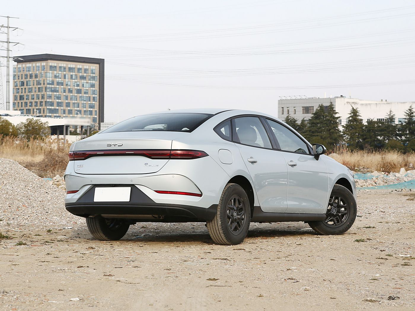 Hot Selling New Byd Qin Plus Dmi Plug in Hybrid Car Byd Qing Plus Dmi Price Electric Car FWD 4WD Hybrid Vehicle