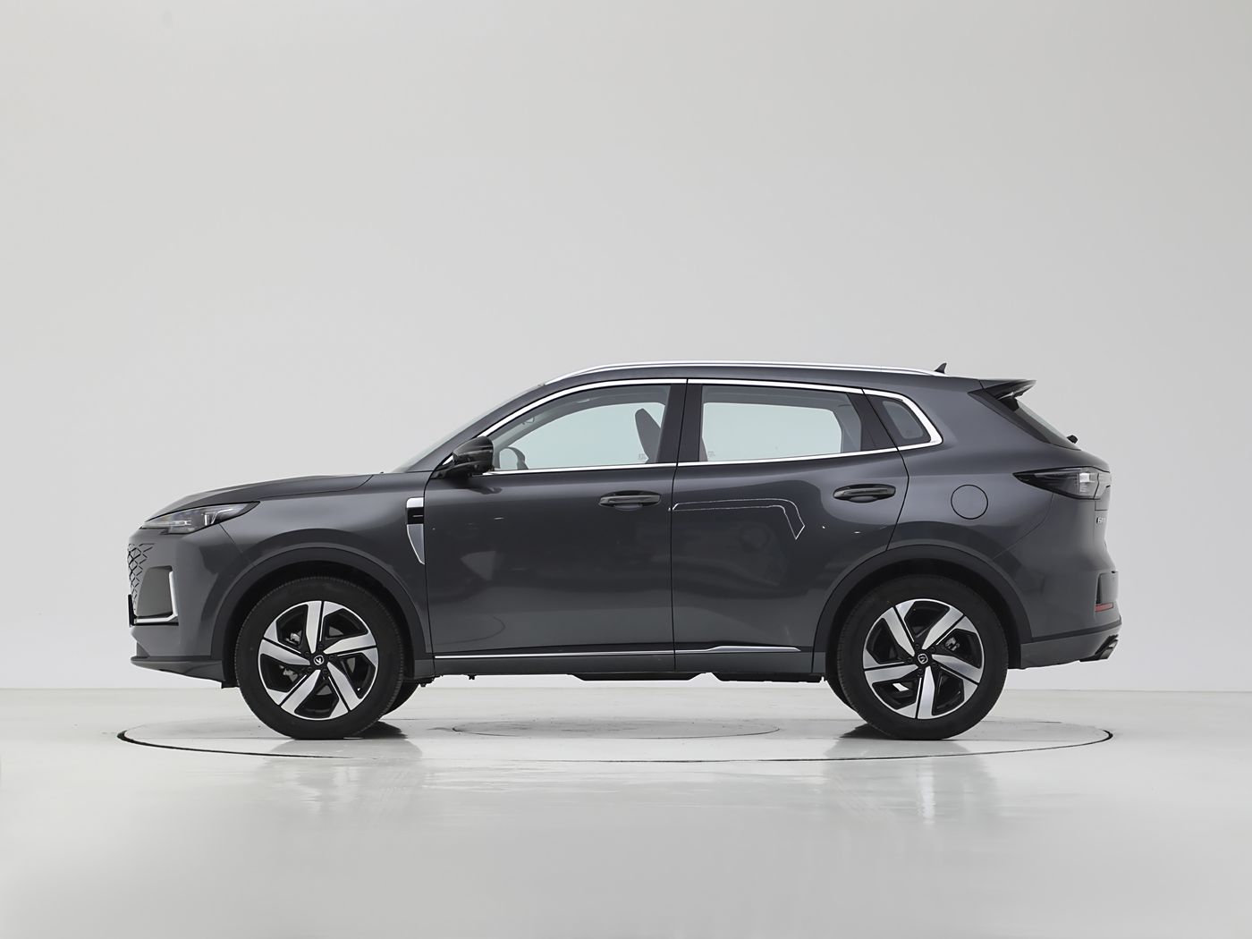 Hot Selling Changan CS55 Plus 2024 Fuel Vehicle Compact SUV Changan CS55 Plus 1.5T DCT 188HP Young Edition