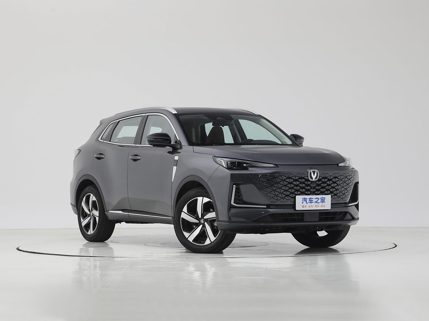 Hot Selling Changan CS55 Plus 2024 Fuel Vehicle Compact SUV Changan CS55 Plus 1.5T DCT 188HP Young Edition