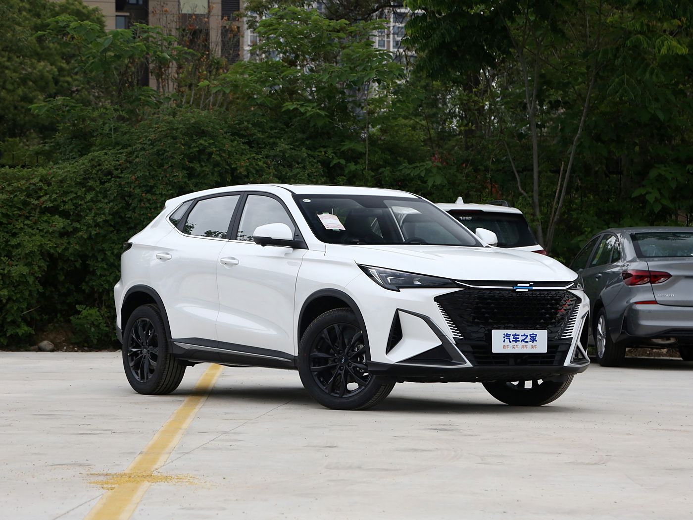 Changan OSHAN X5 Changan Auchan X5 Plus in Stock Cheapest Fuel Gasoline Vehicle Auto High Speed Cars for Sale in China