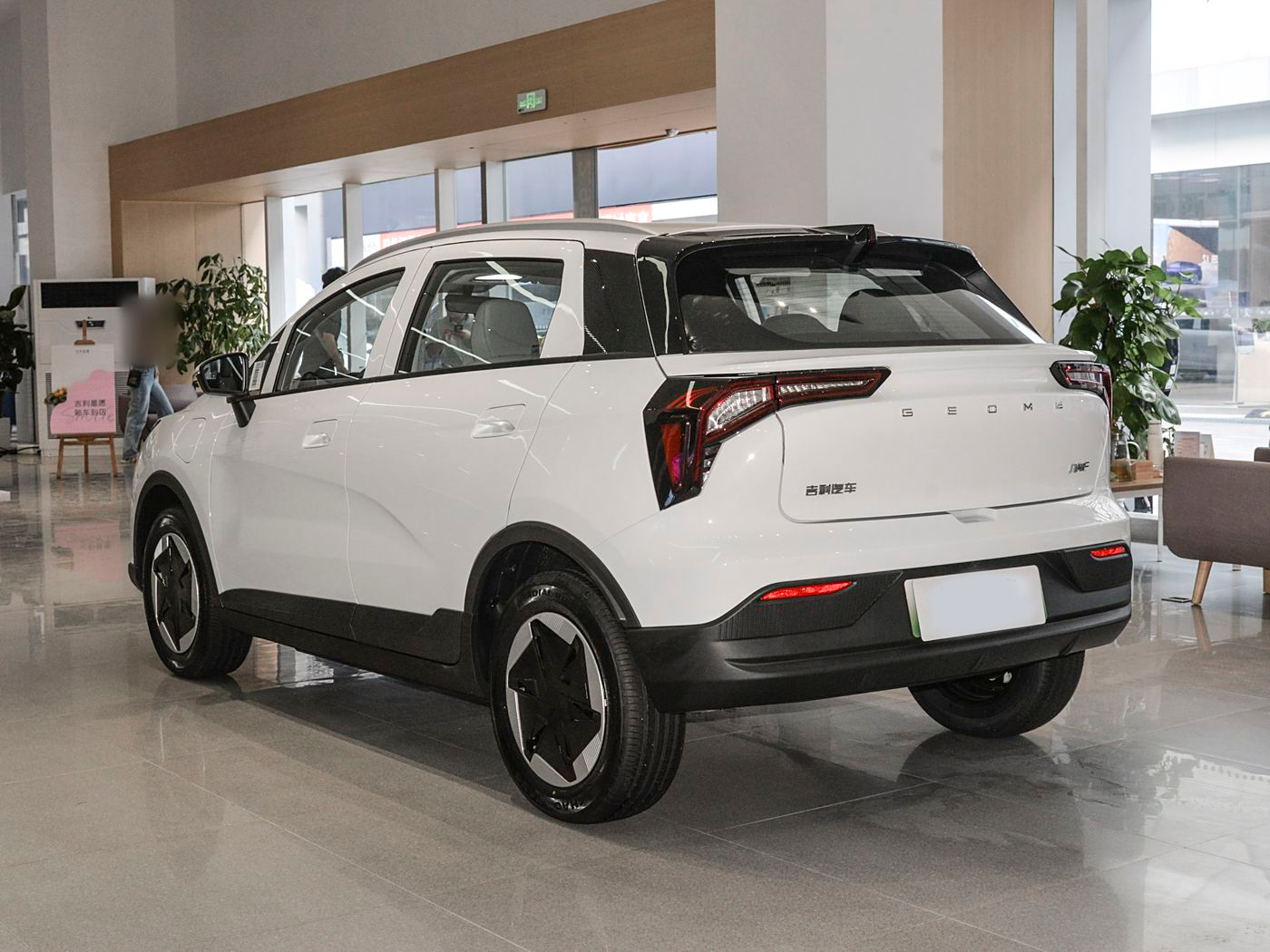Hot Sale GEELY Geometry E Mini SUV Pure Electri Geometry Car Long Range 301km 401km Geely Geometry