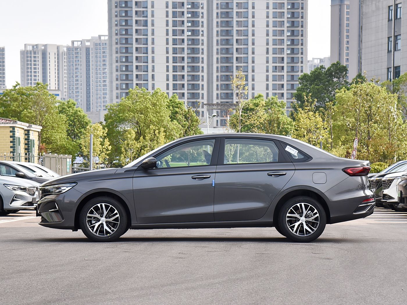 China Petrol Car Geely Dihao Emgrand 2025 Gen 4 Champion Luxury Edition 1.5L CVT 5-door Vehicle New 2025 Gasoline Car