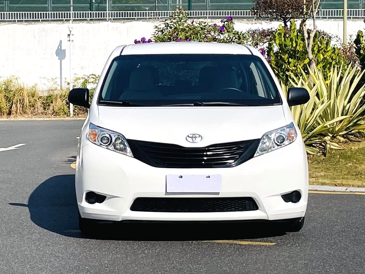 Used for Sienna 7 Seats Automatic Transmission Low Mileage Euro VI Family Car China Export Ready to Ship